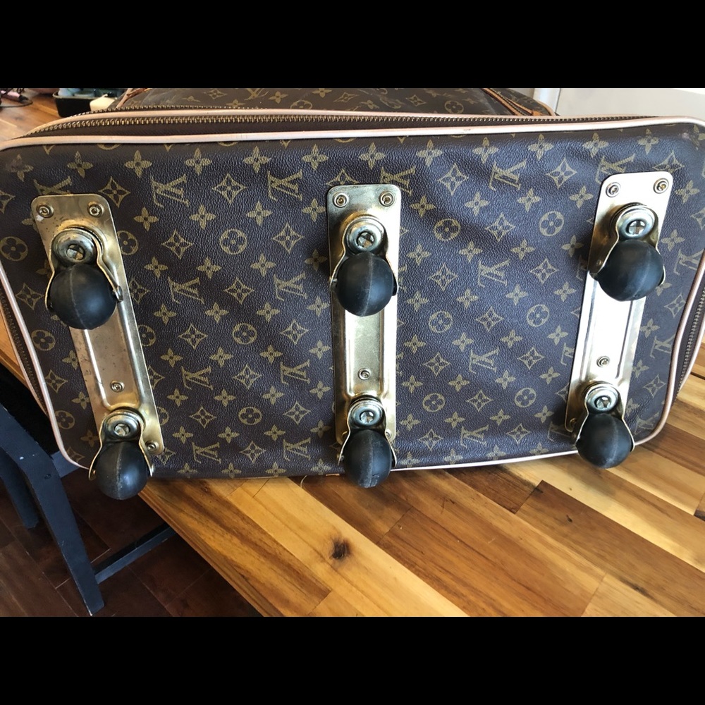 Bag 1- LV luggage part 3